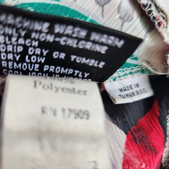 VTG High Mock Neck Secretary Pleated Blouse Back Zip Size M - Picture 8 of 8